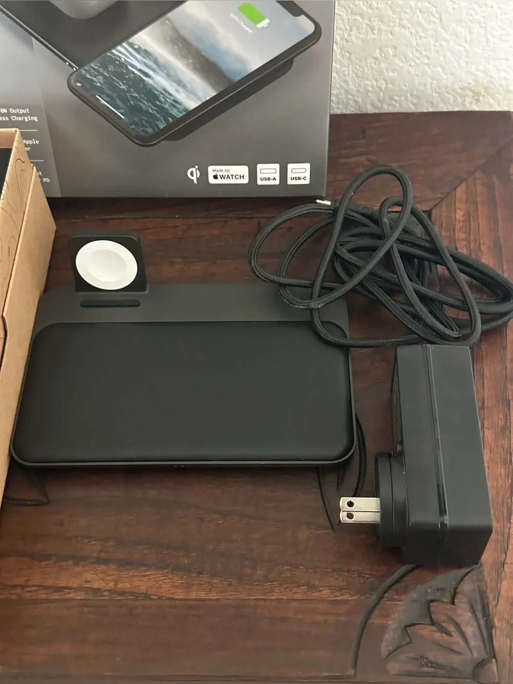NOMAD Base Station Hub Apple Watch Wireless Charging Dock
